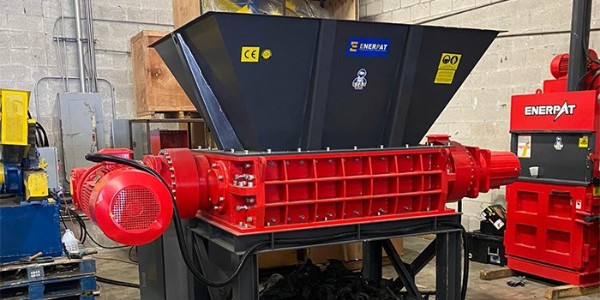 恩派特廢舊塑料撕碎機 強勁技術(shù)助力塑料處理