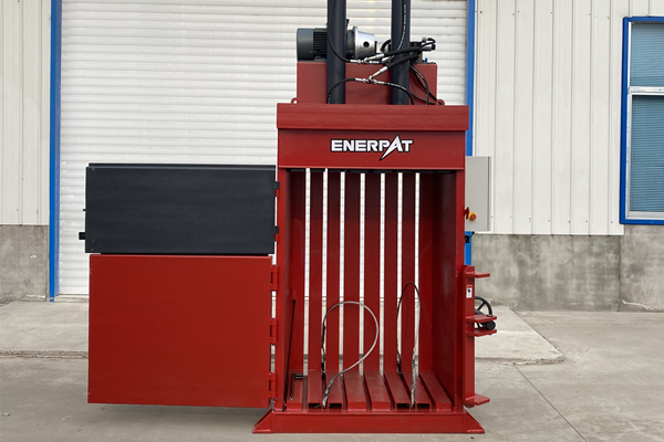 云南某卷煙廠定制廢紙箱打包機案例