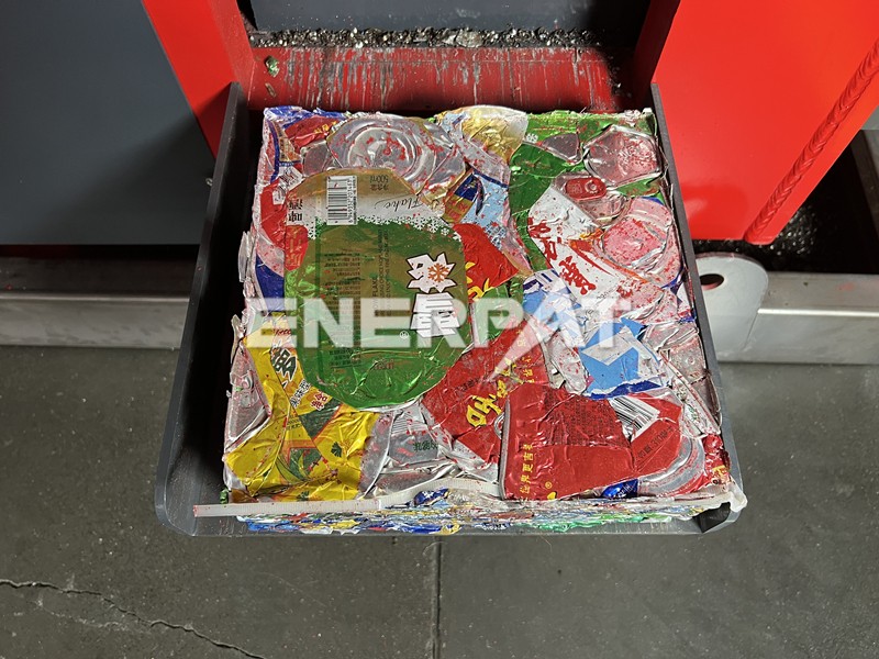 易拉罐壓塊機(jī)