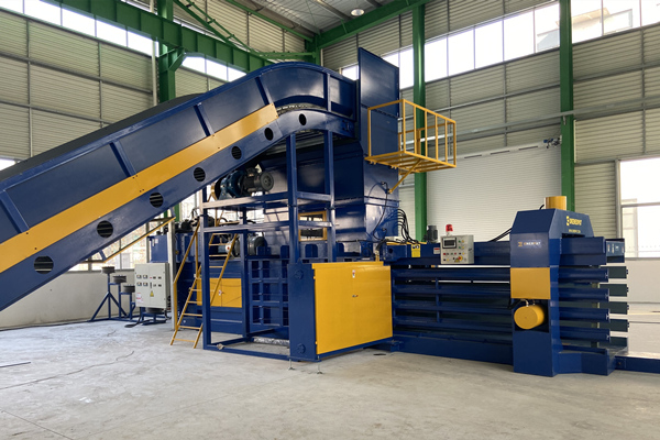 常州某固廢處置公司定制工業(yè)垃圾打包機(jī)案例