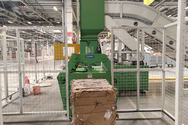 華晨寶馬定制全自動(dòng)臥式廢紙盒打包線(xiàn)案例