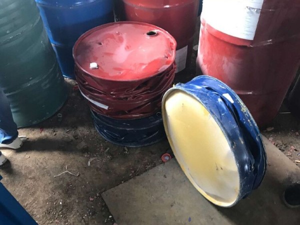 山東某環衛車輛制造公司定制油桶壓扁機案例