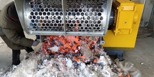 薄膜撕碎機單軸好還是雙軸好？薄膜撕碎機選擇方法介紹