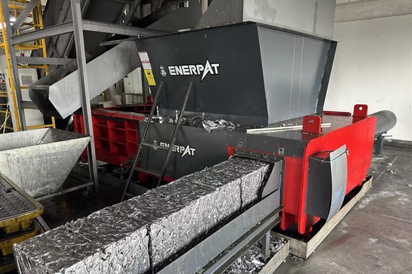 廣東某汽車(chē)部件公司定制鋁制邊角料壓塊機(jī)案例