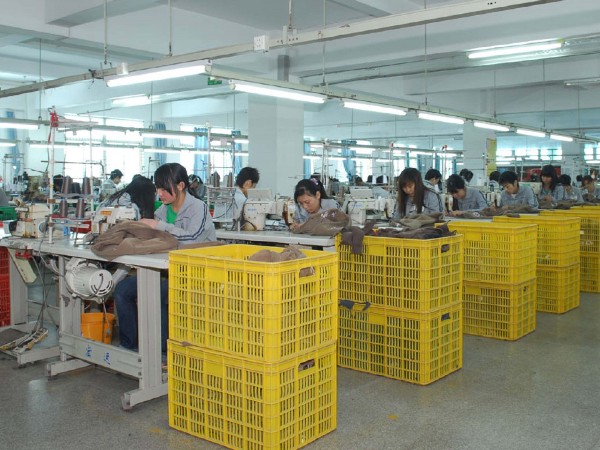 晉江某服裝公司定制衣服打包機(jī)案例 晉江某服裝公司定制衣服打包機(jī)案例