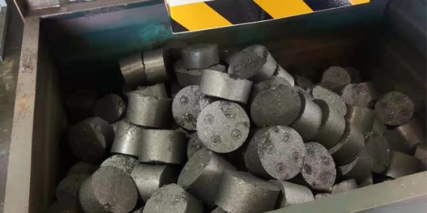 鐵屑壓餅機立式好還是臥式好？怎么選擇？